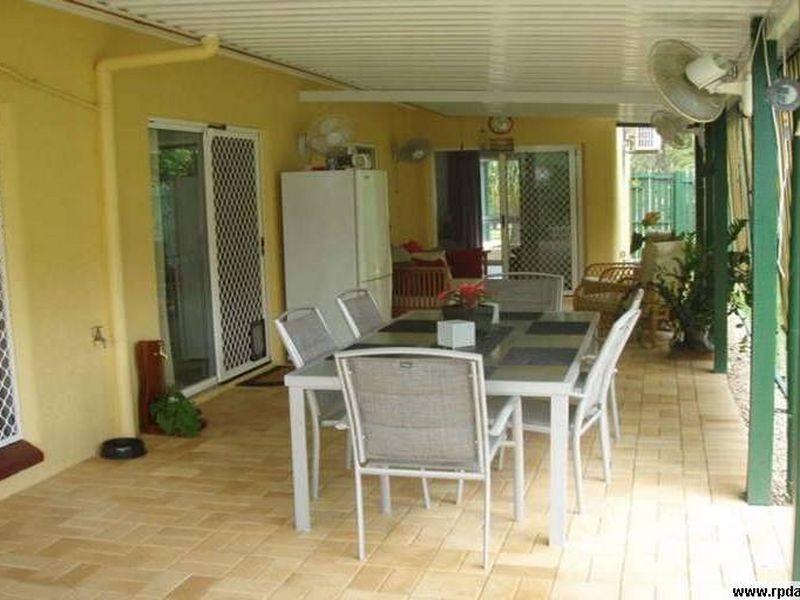 6 Jordan Close, Mooroobool QLD 4870