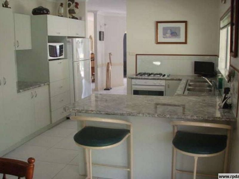 6 Jordan Close, Mooroobool QLD 4870