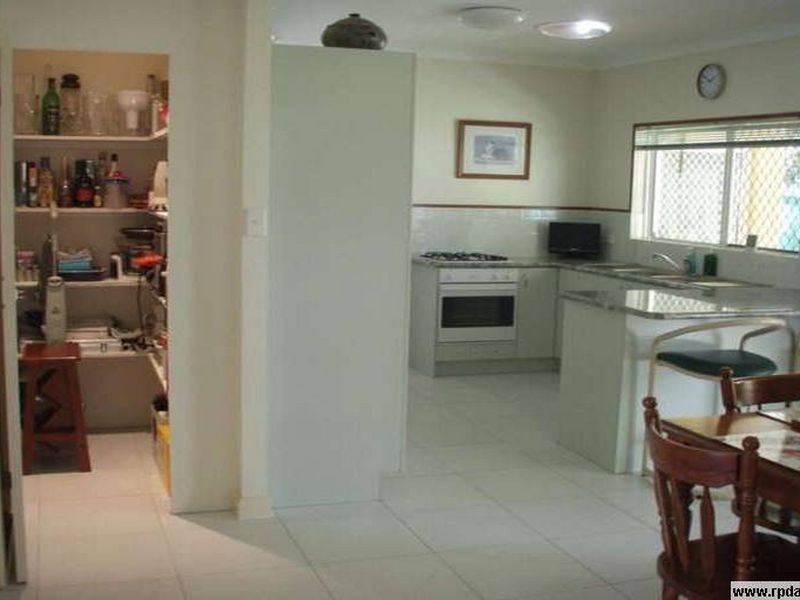 6 Jordan Close, Mooroobool QLD 4870