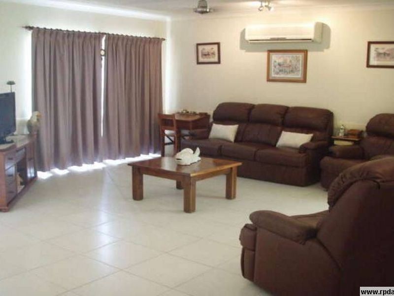 6 Jordan Close, Mooroobool QLD 4870