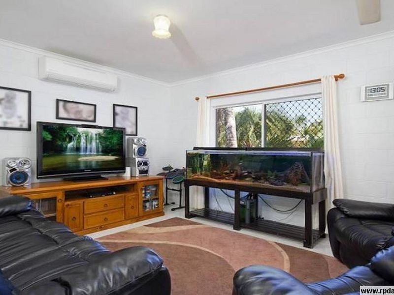 17 McLaughlin Rd, Bentley Park QLD 4869