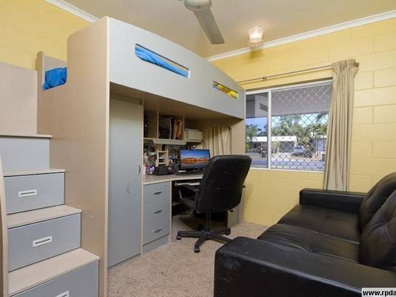 17 McLaughlin Rd, Bentley Park QLD 4869