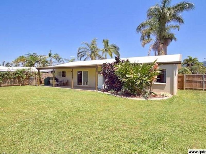 17 McLaughlin Rd, Bentley Park QLD 4869