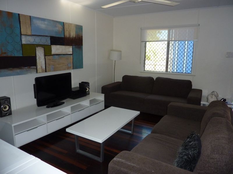 2/35 Bruce Highway, Edmonton QLD 4869