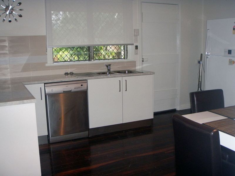 2/35 Bruce Highway, Edmonton QLD 4869