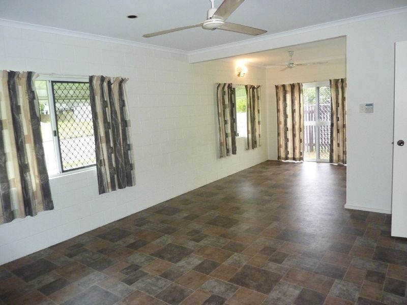 1/106 Call Street, Mooroobool QLD 4870