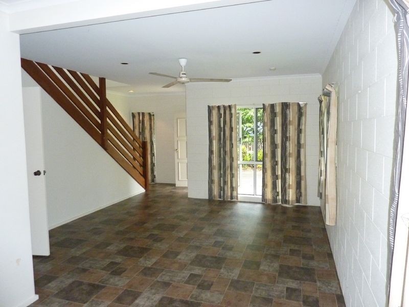 1/106 Call Street, Mooroobool QLD 4870