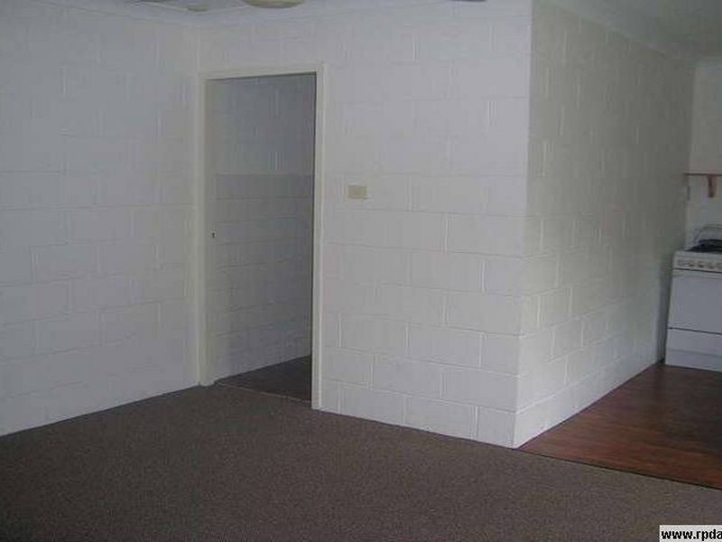 2/30 Creedy Street, Westcourt QLD 4870