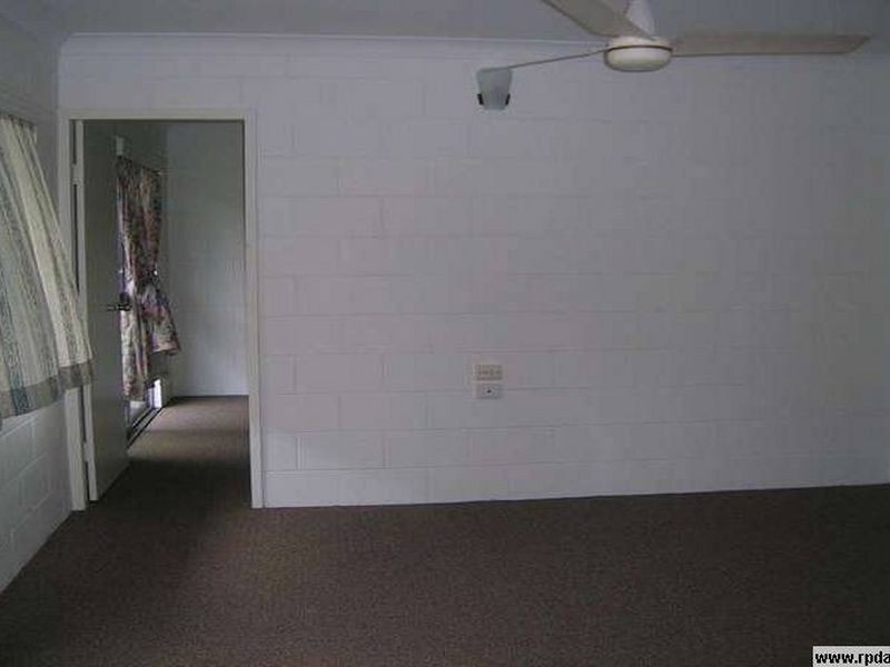 2/30 Creedy Street, Westcourt QLD 4870