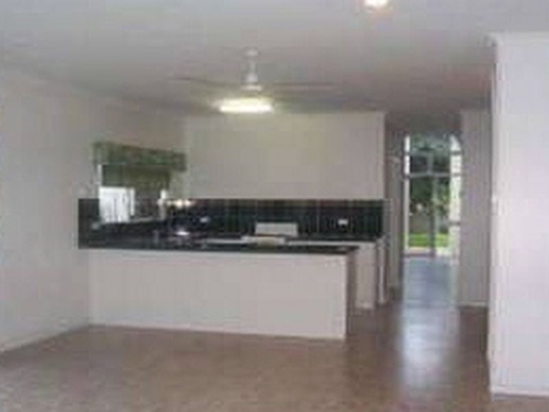 9 Silky Oak Court, Mooroobool QLD 4870