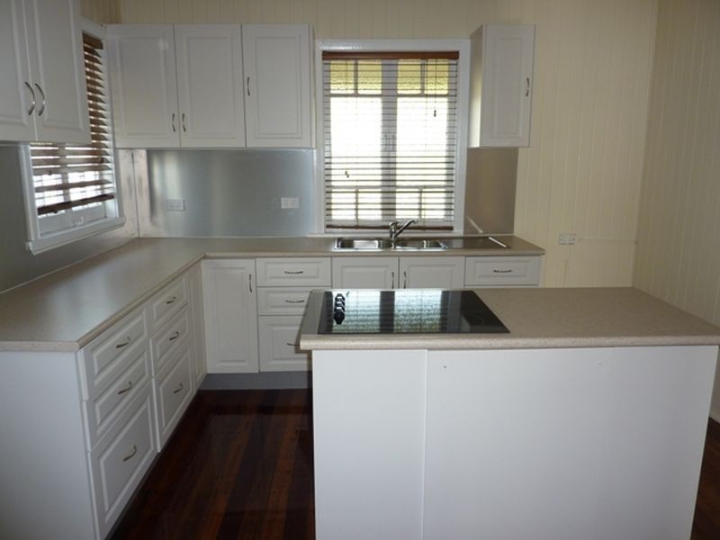 13 Boland Street, Westcourt QLD 4870