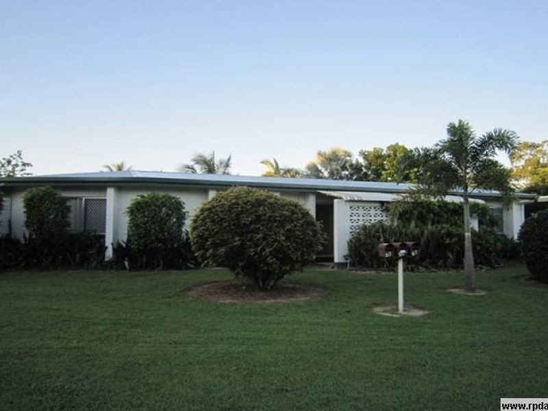 2/12 Bamboo Street, Holloways Beach QLD 4878