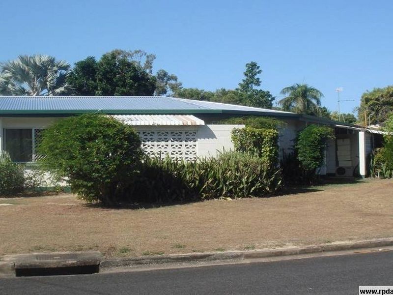 2/12 Bamboo Street, Holloways Beach QLD 4878