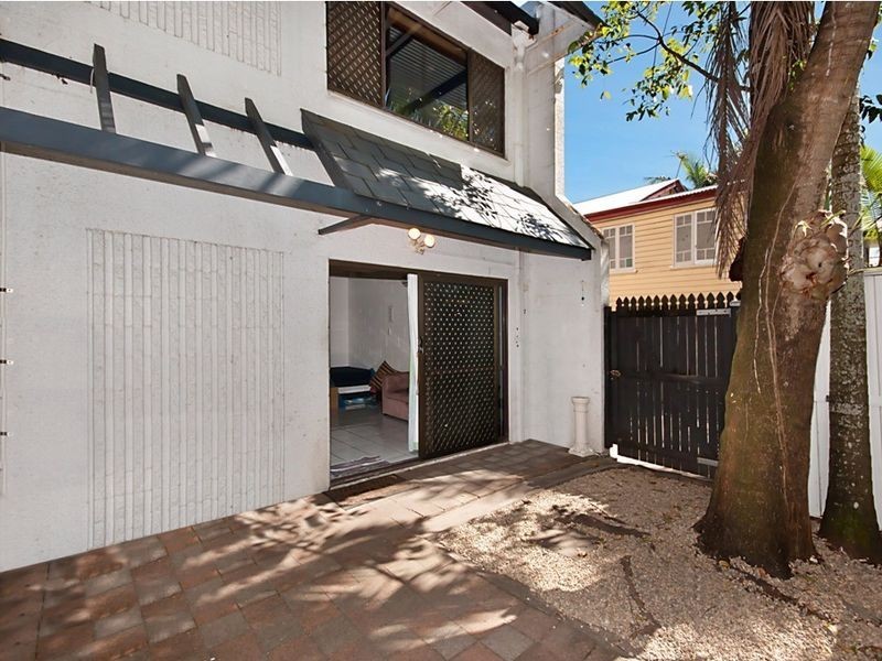 7/323 McLeod Street, Cairns North QLD 4870