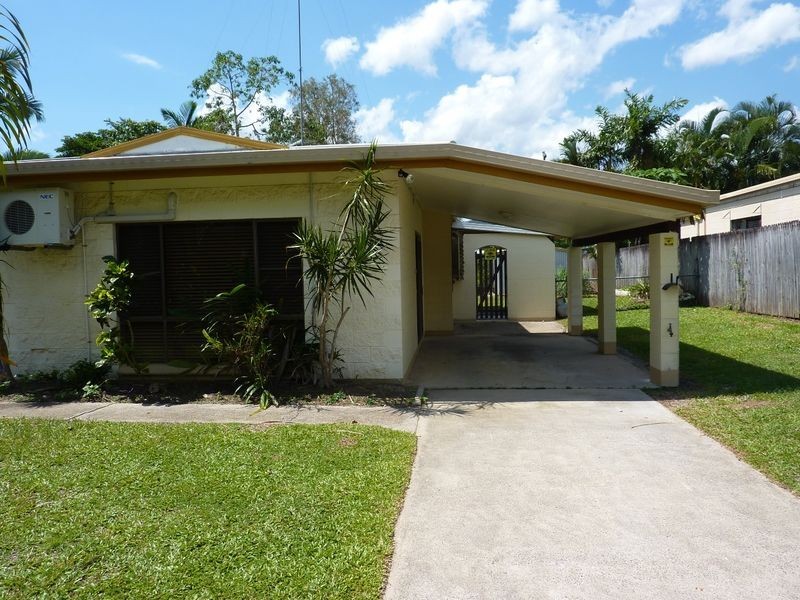 7 Serissa Street, Mooroobool QLD 4870