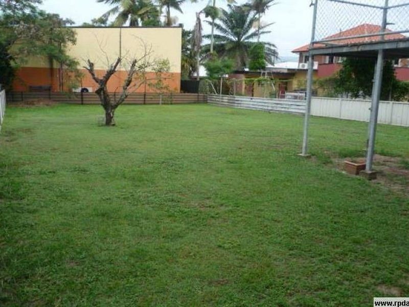 132 Aumuller Street, Bungalow QLD 4870