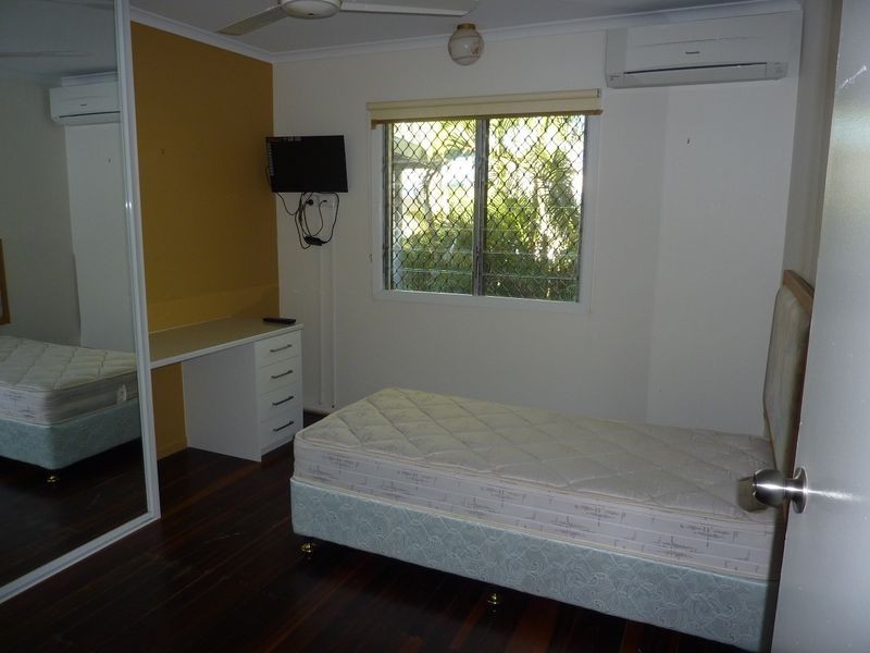 1/35 Bruce Highway, Woree QLD 4868