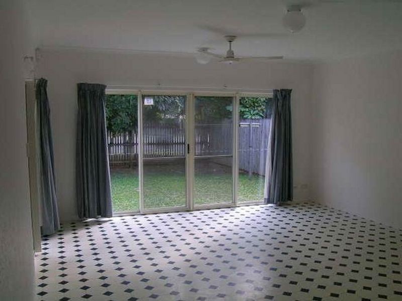 16 Silky Oak Court, Mooroobool QLD 4870