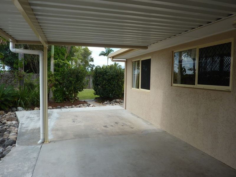 9 Sunrise Street, White Rock QLD 4868