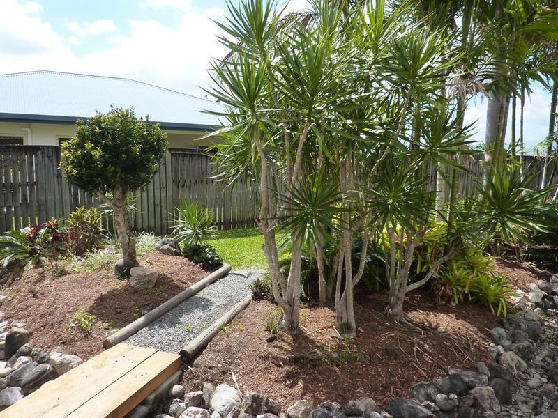 9 Sunrise Street, White Rock QLD 4868