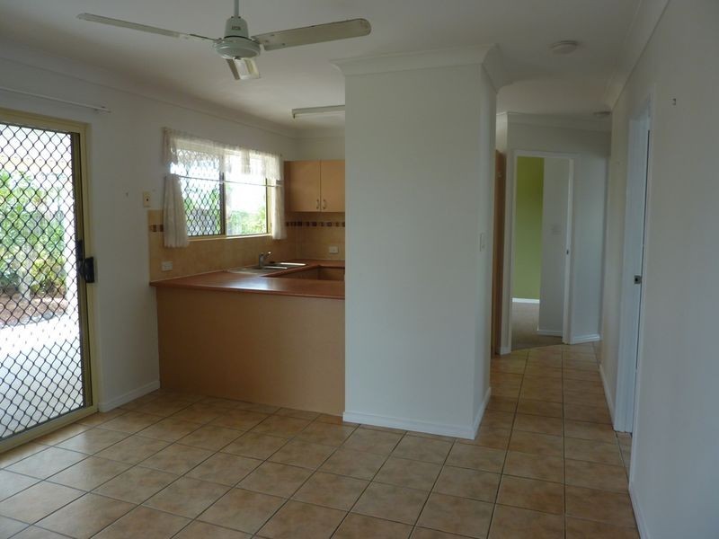 9 Sunrise Street, White Rock QLD 4868