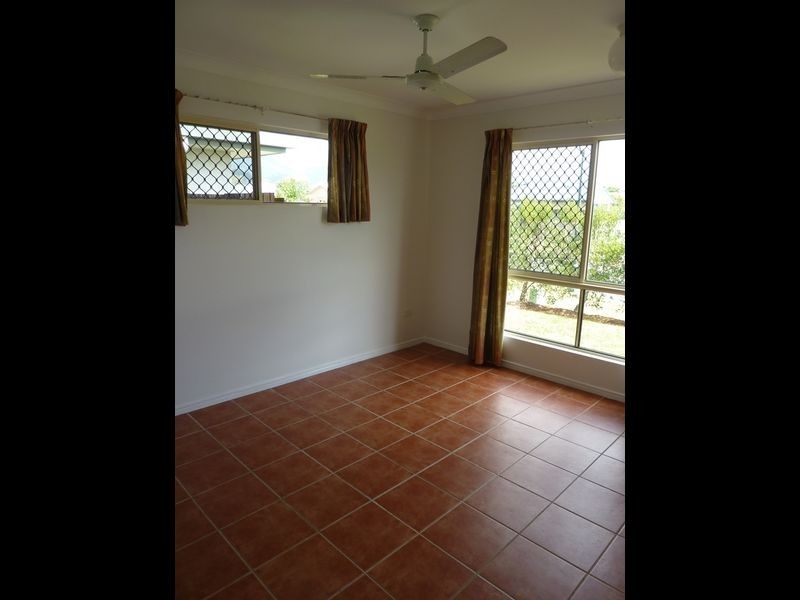 9 Sunrise Street, White Rock QLD 4868