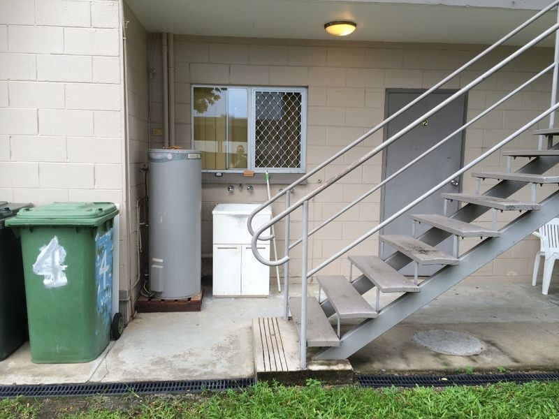 2/9 Sondrio Street, Woree QLD 4868