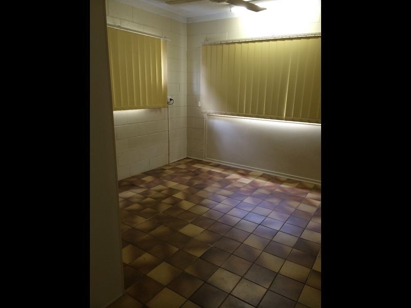 2/9 Sondrio Street, Woree QLD 4868