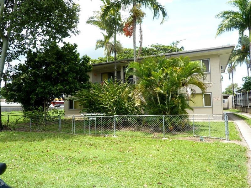 2/9 Sondrio Street, Woree QLD 4868