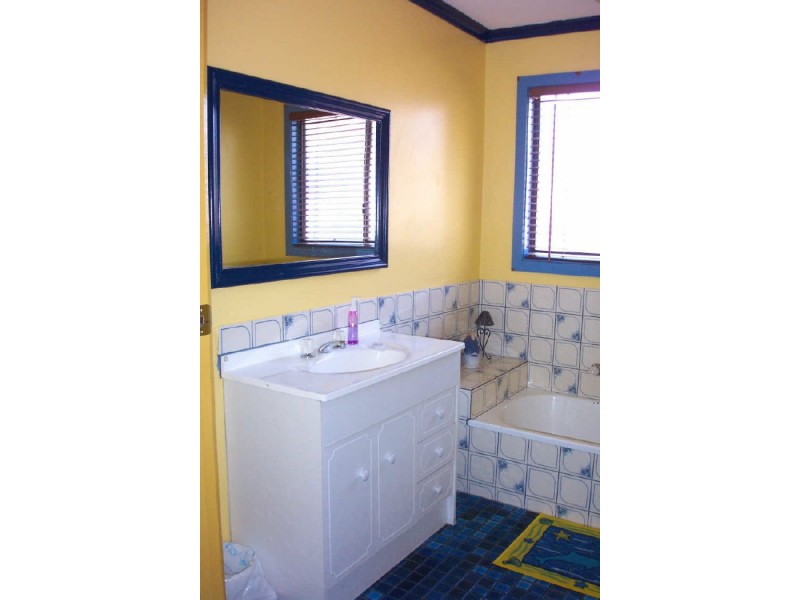 Lakes Entrance VIC 3909