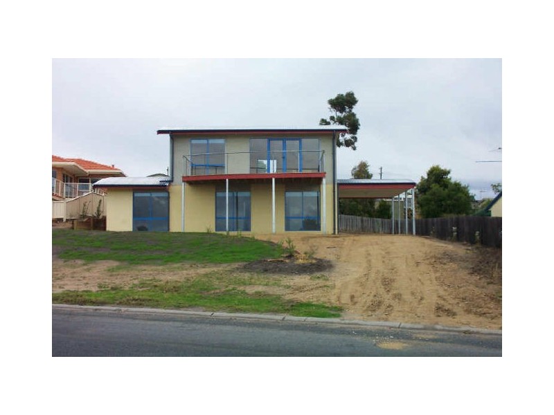 42 Nautilus Way, Lakes Entrance VIC 3909