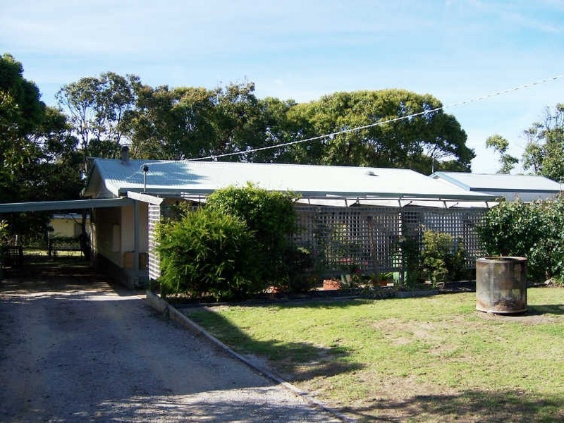 15 Beach Drive, Lake Tyers Beach VIC 3909