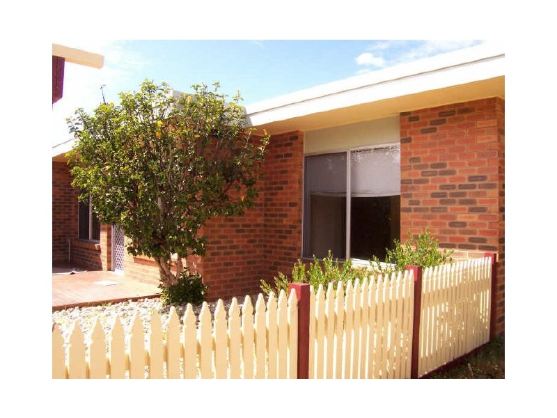 5/16 Heatherlea Grove, Lakes Entrance VIC 3909