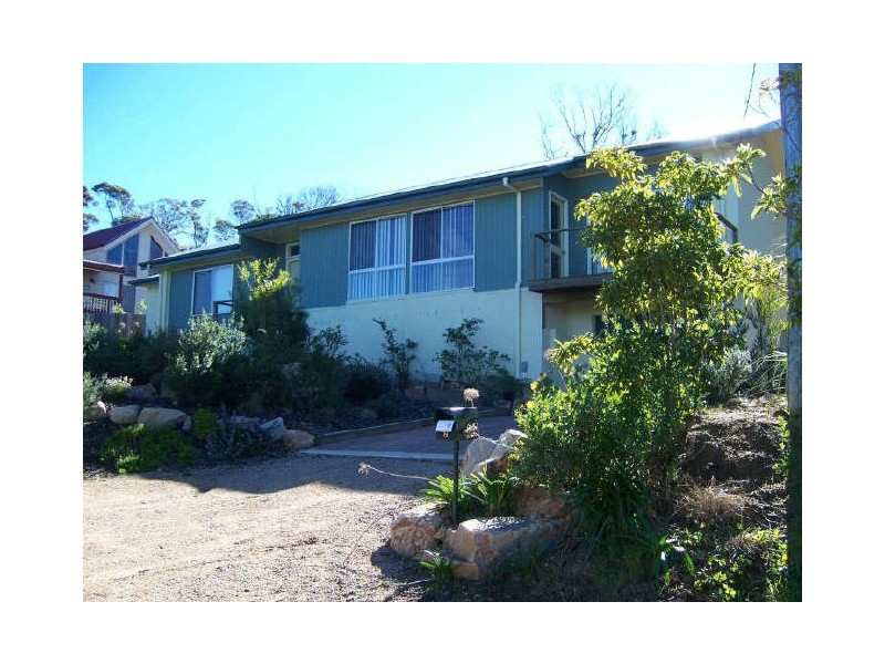 8 McRae Street, Lakes Entrance VIC 3909