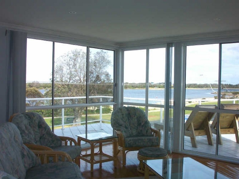 5/641-643 Esplanade, Lakes Entrance VIC 3909