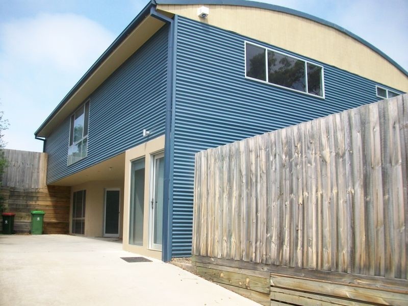 2/4 Stamford Street, Lakes Entrance VIC 3909