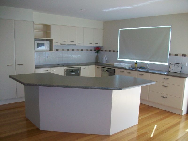 2/4 Stamford Street, Lakes Entrance VIC 3909