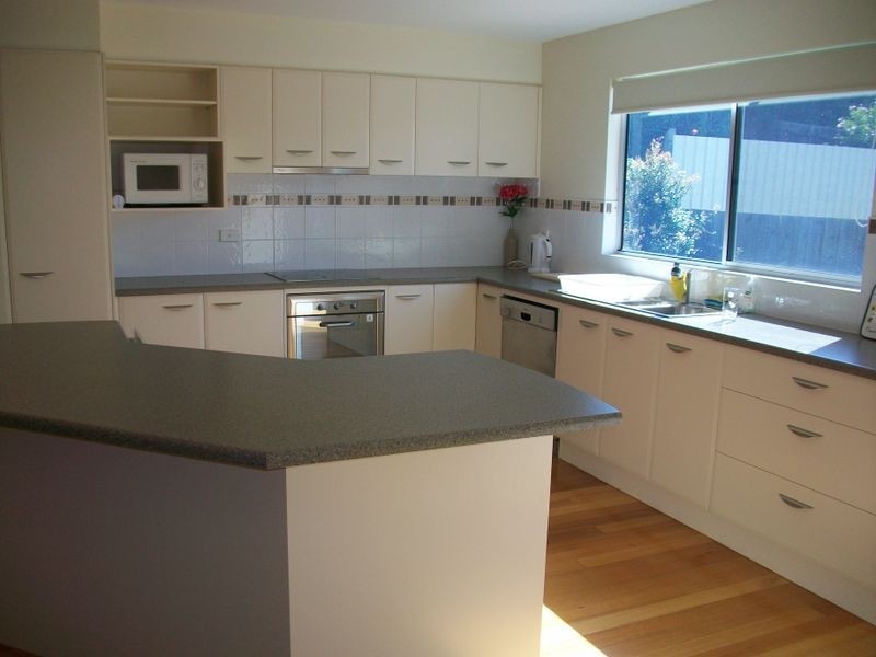 2/4 Stamford Street, Lakes Entrance VIC 3909