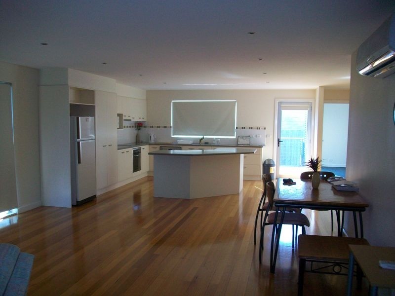 2/4 Stamford Street, Lakes Entrance VIC 3909