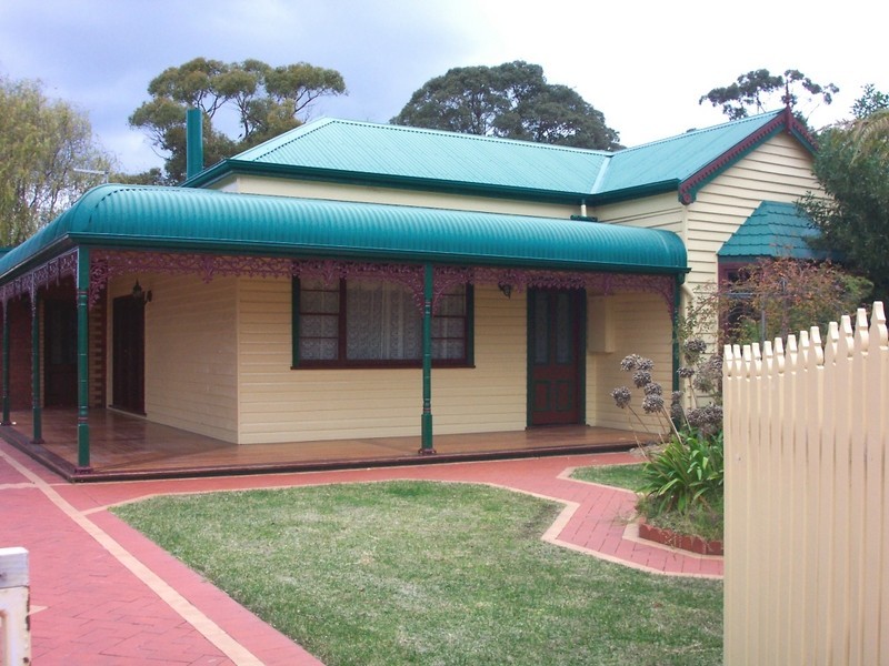 9 Doyle Court, Lakes Entrance VIC 3909