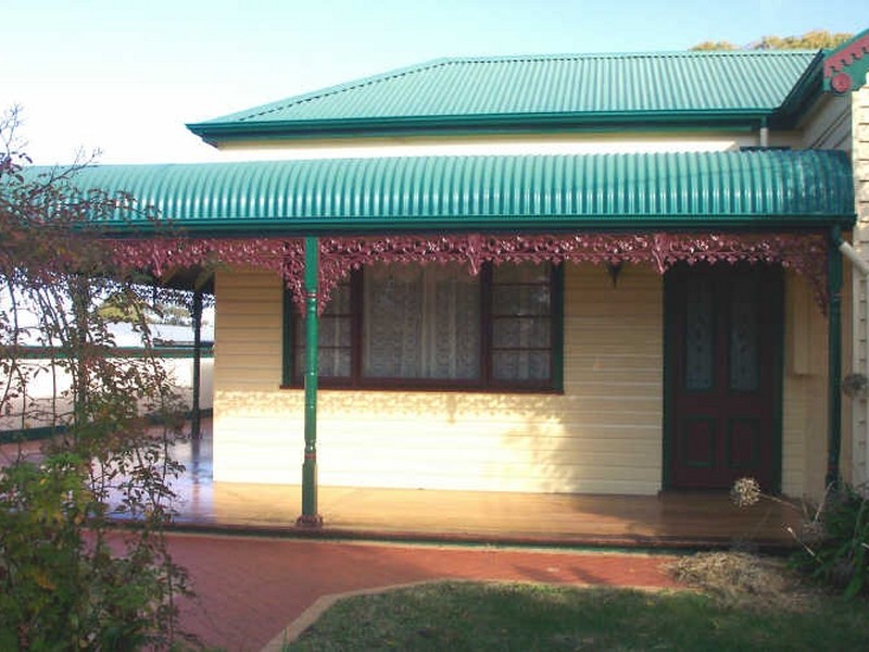 9 Doyle Court, Lakes Entrance VIC 3909