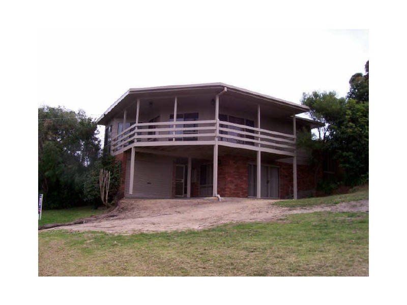 11 Cross Street, Lake Tyers Beach VIC 3909