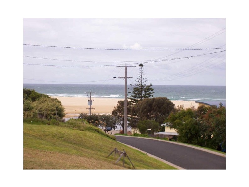 11 Cross Street, Lake Tyers Beach VIC 3909