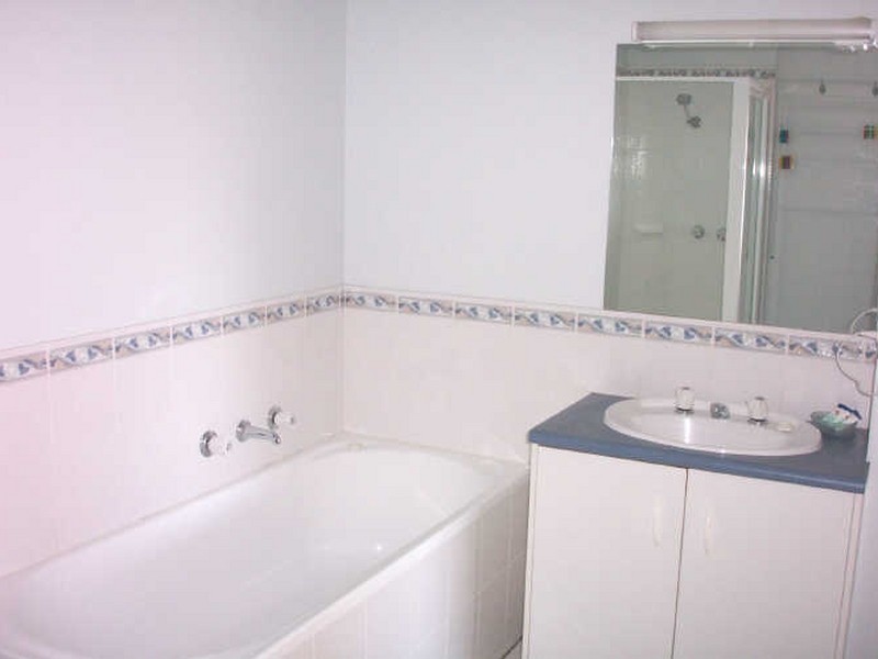 4/641-643 Esplanade, Lakes Entrance VIC 3909