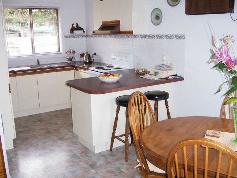 2/87 Roadknight Street, Lakes Entrance VIC 3909