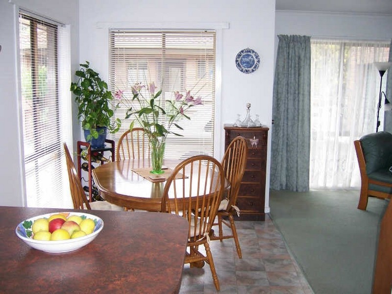 2/87 Roadknight Street, Lakes Entrance VIC 3909