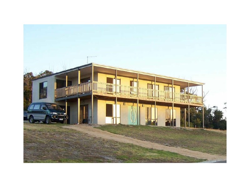 10 Warfe Drive, Lake Tyers Beach VIC 3909