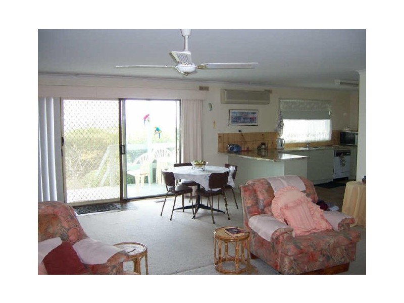 13 Surf Court, Lakes Entrance VIC 3909