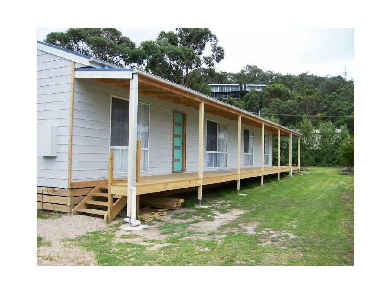 143 Golf Links Rd, Lakes Entrance VIC 3909