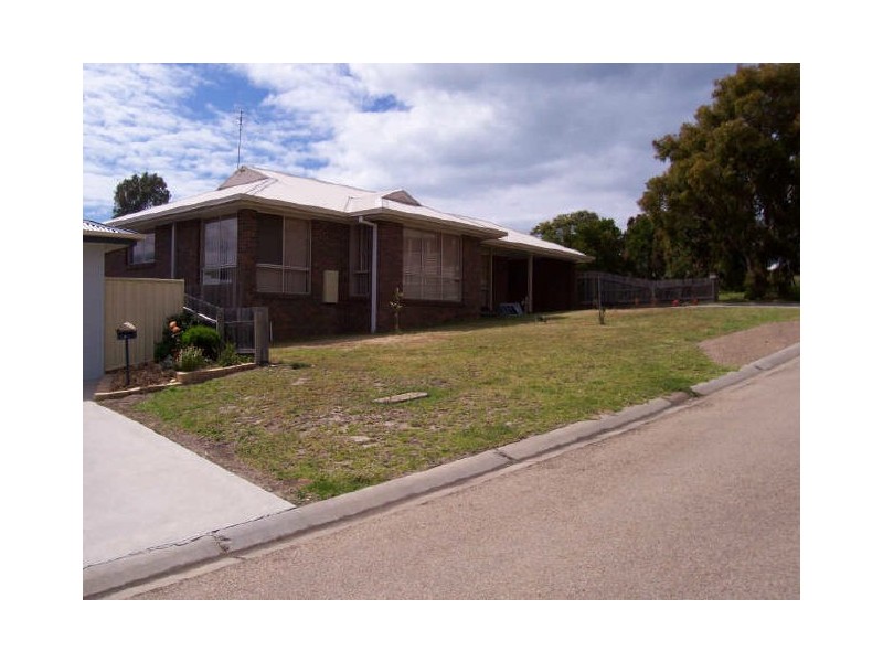 6 Tara Court, Lakes Entrance VIC 3909